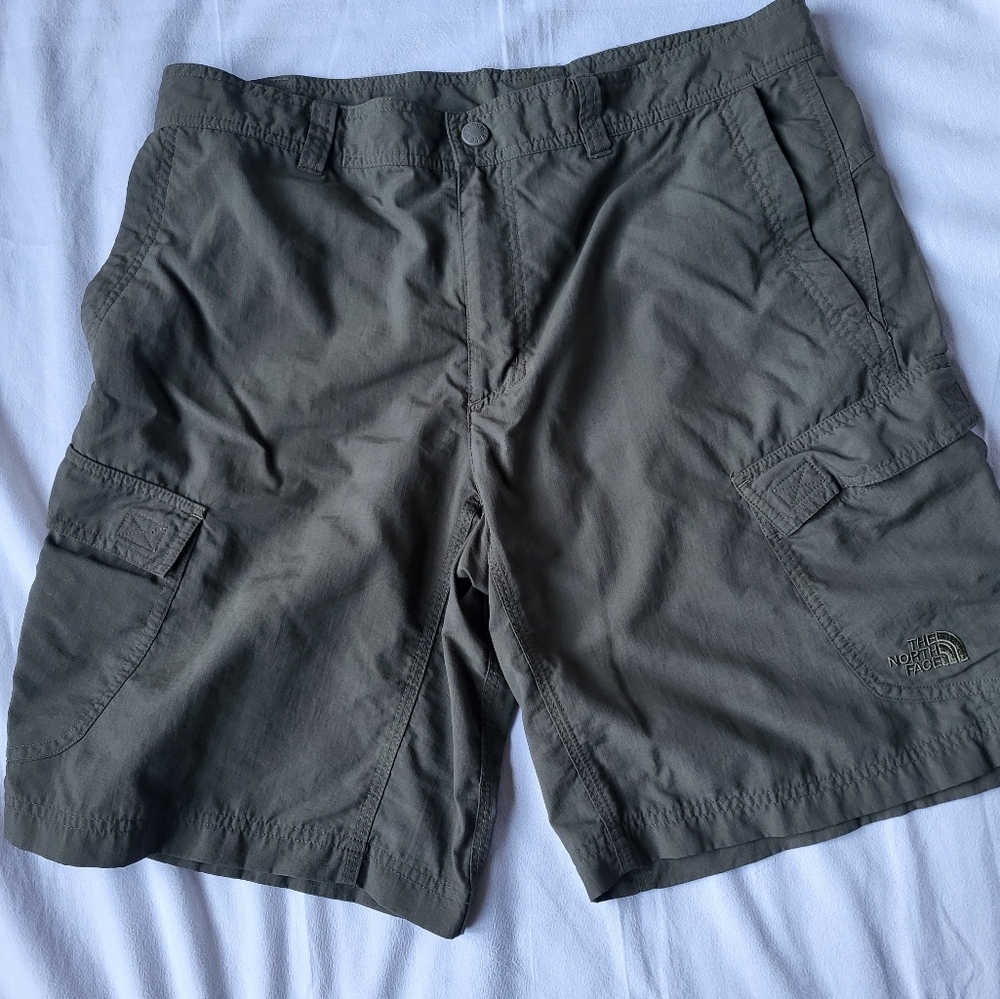 NorthFace Shorts Size M Cargo Hybrid Shorts
